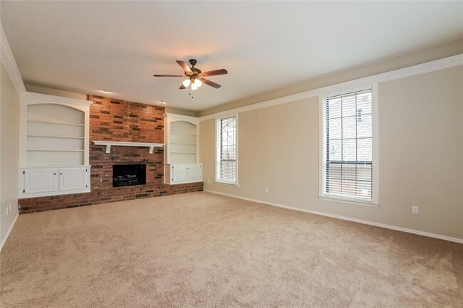 Building Photo - 1100 Fountain Gate Ct