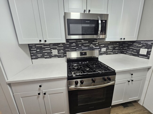 Foto del edificio - 350 Meadow Ct