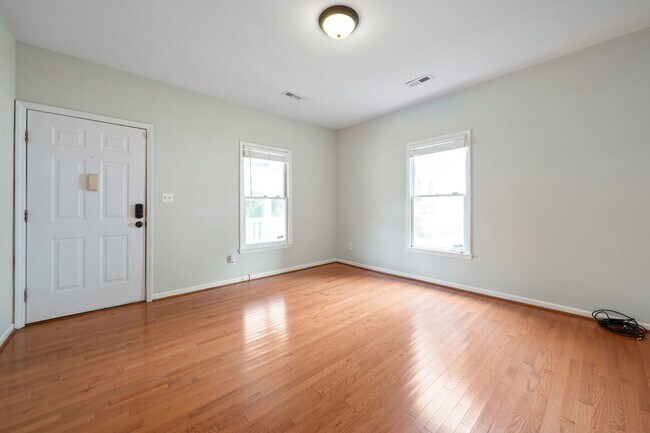 Foto del edificio - Adorable 3 BR Home close to Duke Universit...