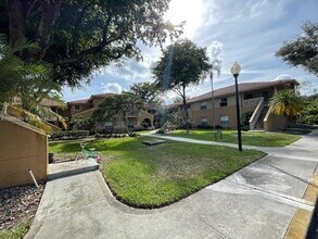 Building Photo - 4815 Via Palm Lakes
