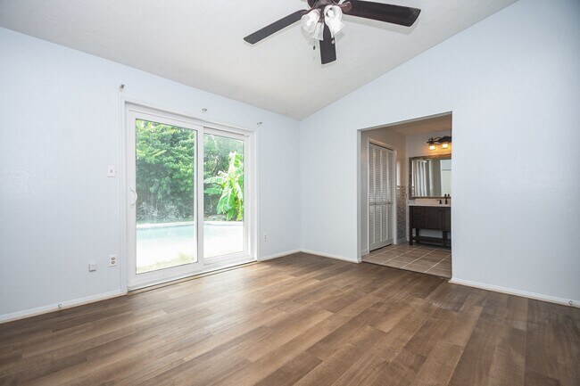 Foto del edificio - 14323 Quiet Town Ln