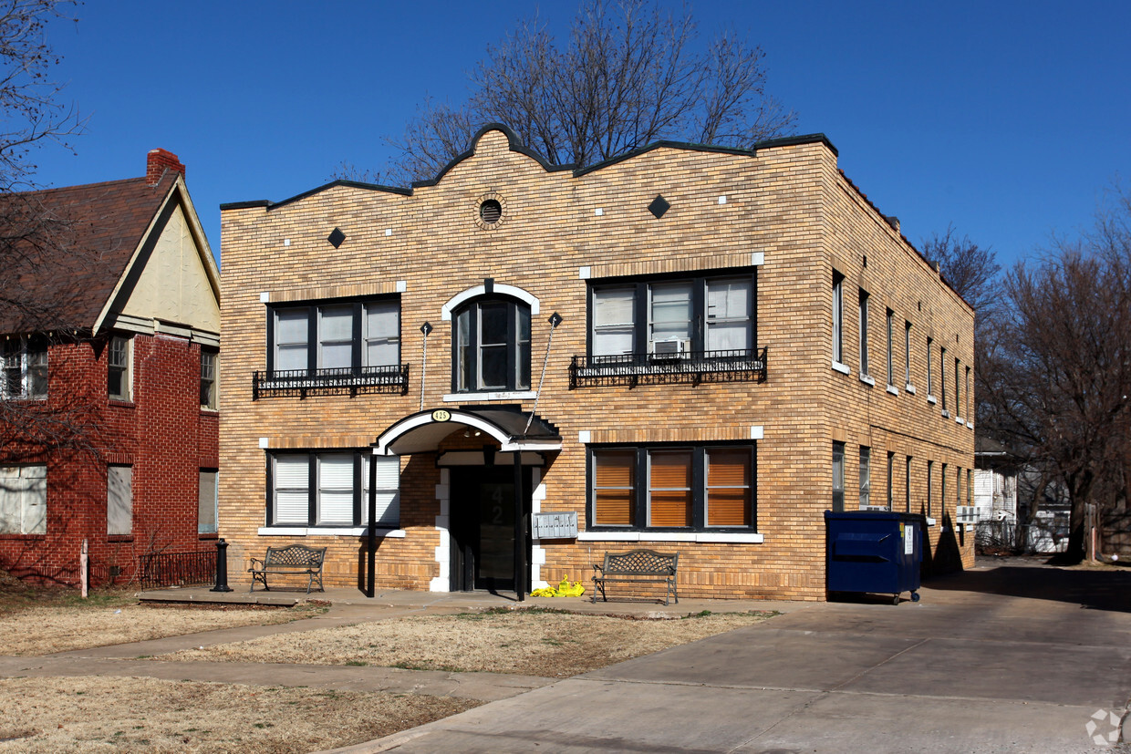 Primary Photo - 425 NW 26th
