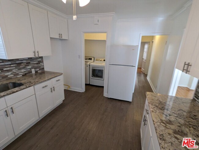 Foto del edificio - 1376 Mansfield Ave