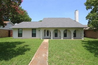 Building Photo - 2805 Meadow Park Dr