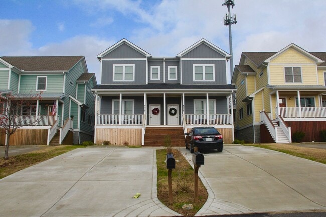 Photo - Larger 3 bedroom in The Nations for rent! House