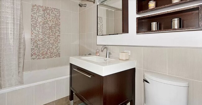 Foto del edificio - 225 E 34th St
