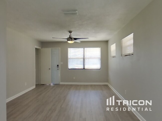 Building Photo - 2703 Arlex Drive E Jacksonville FL