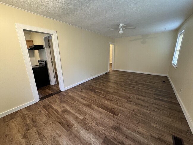 Foto del edificio - 1782 Eveline Ave