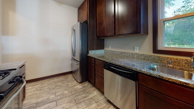 Foto del edificio - 1078 18th Ave SE