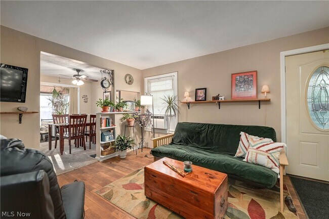 Building Photo - 1501 E 248th St