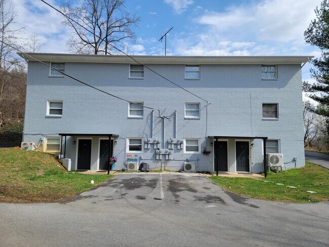 Building Photo - 105 Lemay Dr