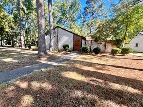 Building Photo - 1914 Indian Shores Rd