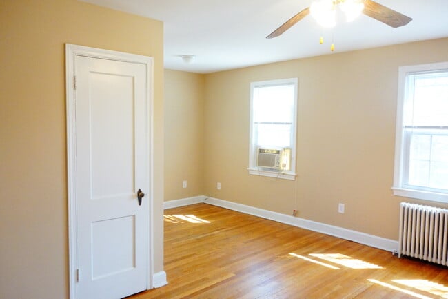 Foto del edificio - 816 Greenwood Cir