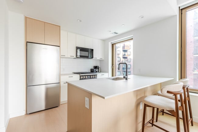 Building Photo - 11 Wharf Way