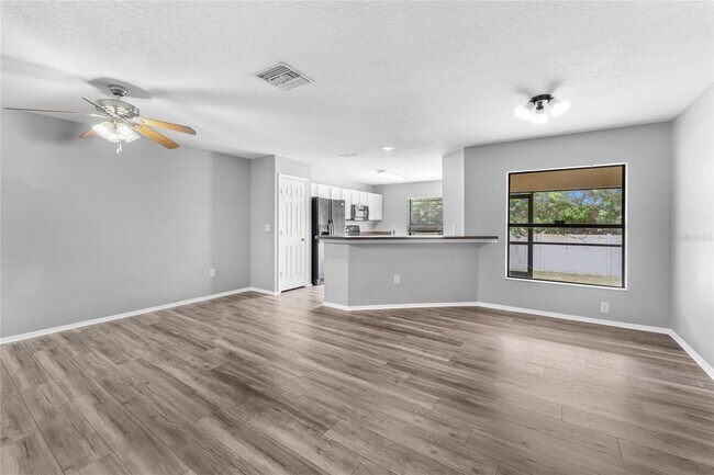 Foto del edificio - 2661 Oleander Lakes Dr