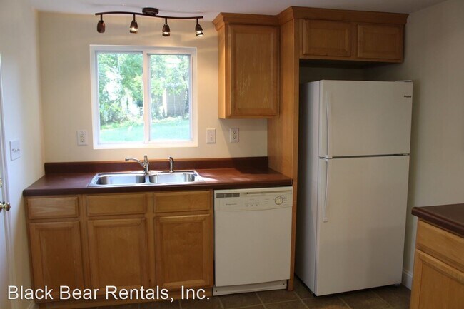 Foto del edificio - 3 br, 2 bath House - 664 Lakeshore Drive