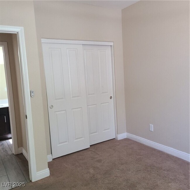 Foto del edificio - 10686 Cliff Lake St