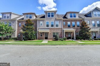 Building Photo - 3019 Regal Crown Dr