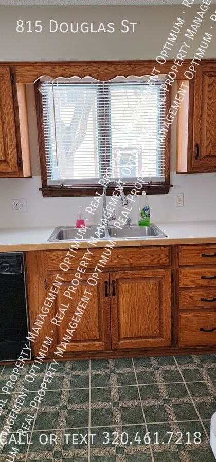 Foto del edificio - 815 Douglas St