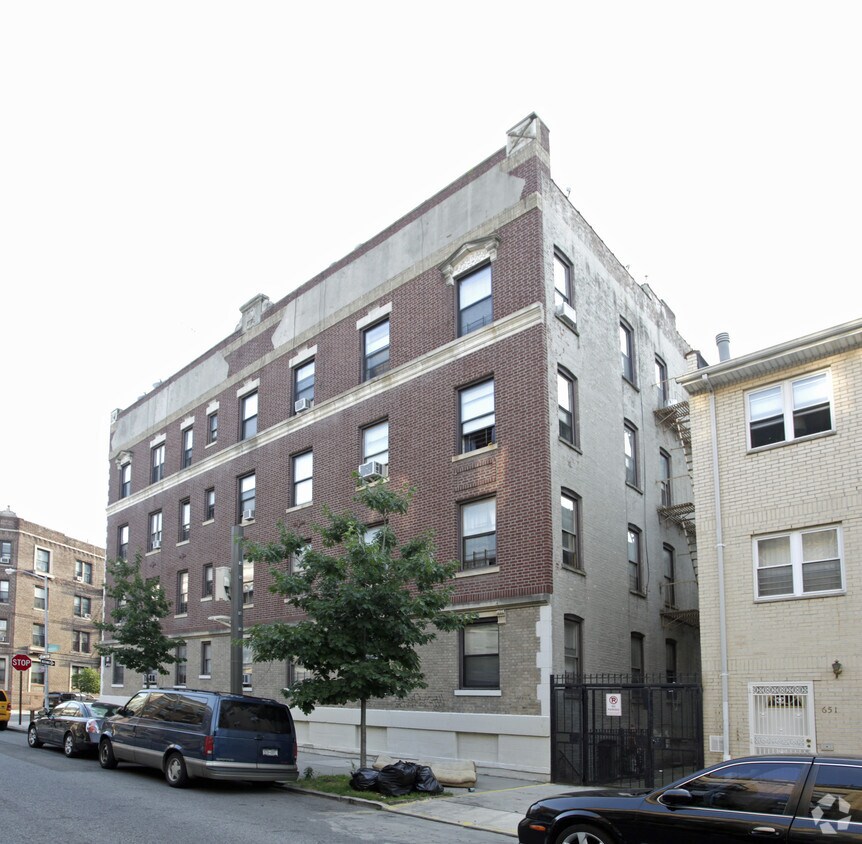 Building Photo - 2102 Newkirk Ave
