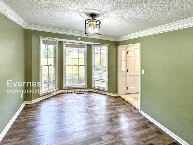 Foto del edificio - 1384 Belmont Ln