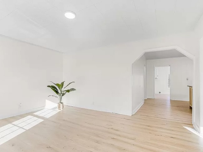 Building Photo - 337 N 35th St