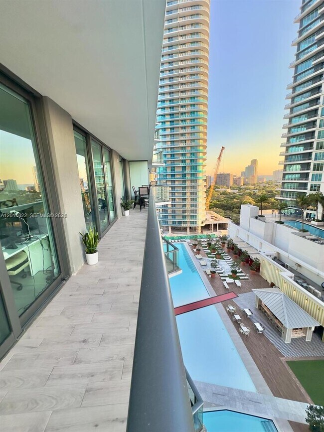 Foto del edificio - 1300 S Miami Ave