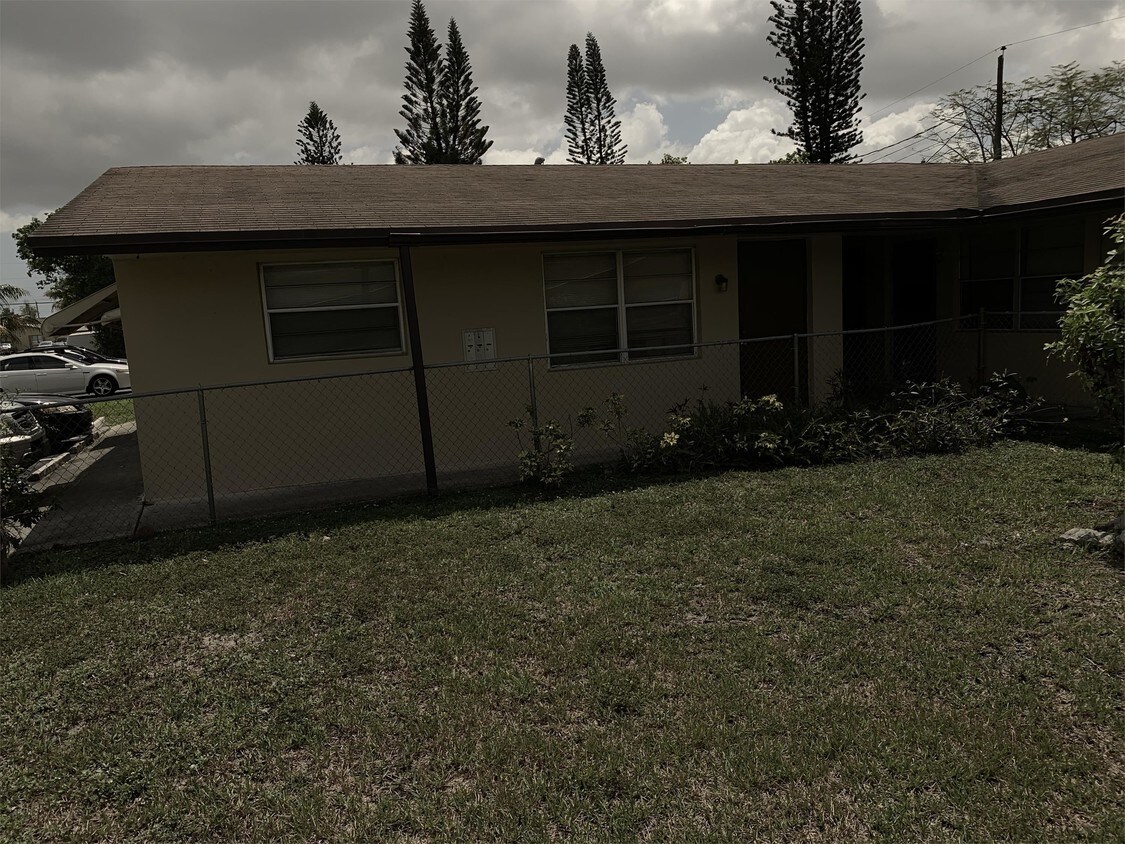 Primary Photo - 4131 NW 16th St