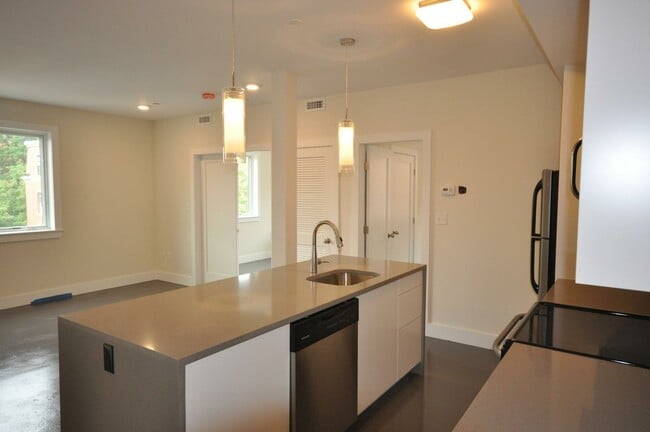 Photo - Renovated 2 bed in the South End... Apartment