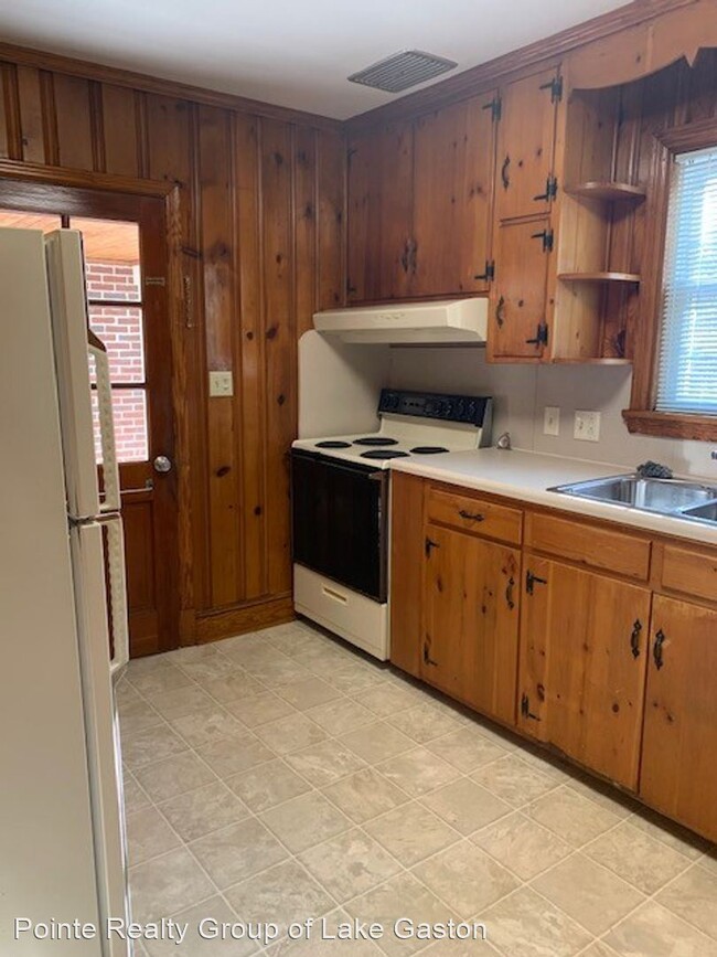 Building Photo - 3 br, 1.5 bath House - 605 Peachtree Street