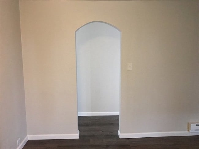 Building Photo - 1395 Stardust St