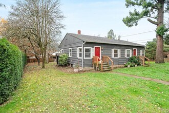 Building Photo - 9848-9850-9850 N Willamette Blvd