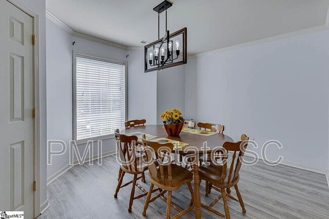 Photo - 1122 E Lee Rd Townhome