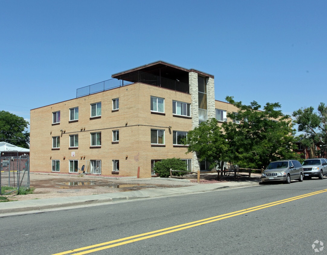 Primary Photo - 1565 Moline St