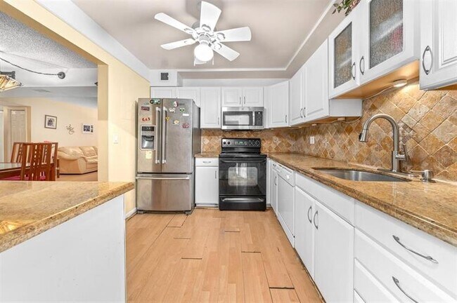 Foto del edificio - 628 NW 13th St