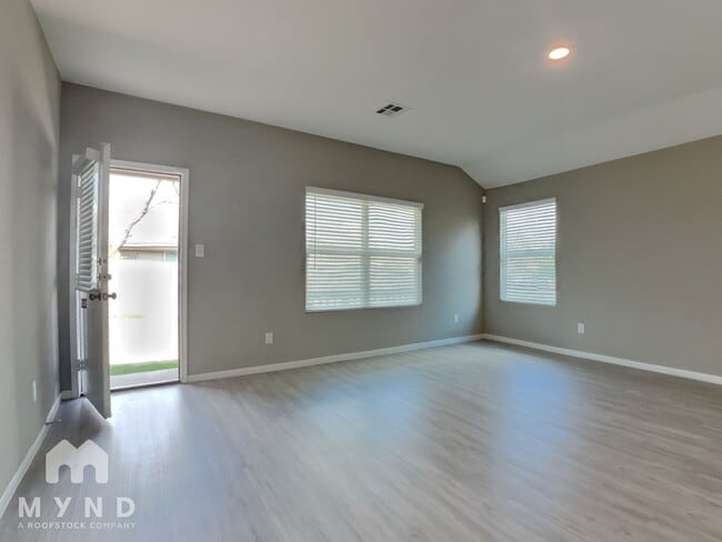 Building Photo - 4411 Revetment Way
