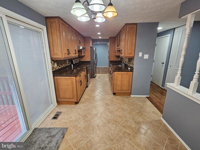 Foto del edificio - 8619 Hayshed Ln