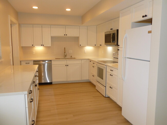 Building Photo - 2 SE Turtle Creek Dr