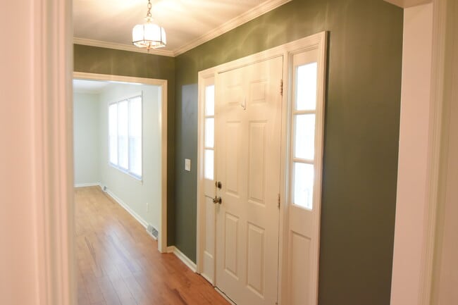 Building Photo - 1502 Parmele Dr