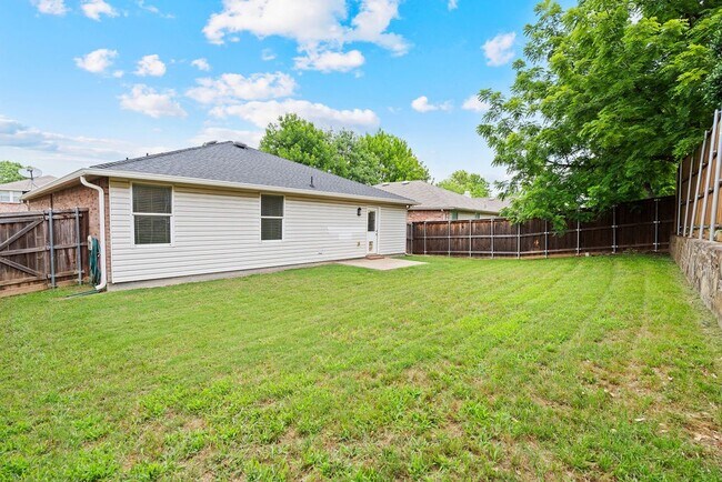 Building Photo - 5405 Mountain Pointe Dr