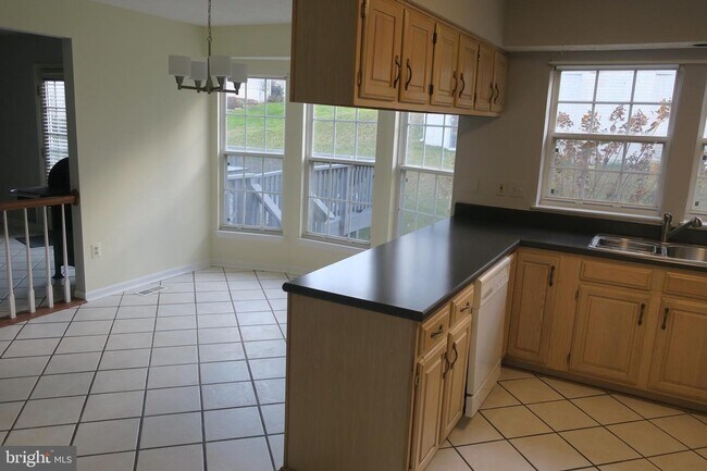 Building Photo - 216 Lower Country Dr