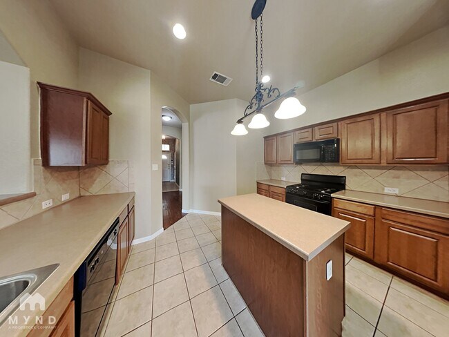 Foto del edificio - 333 Hidden Brook Ln