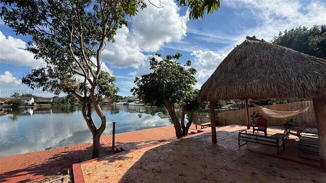 Foto del edificio - 1001 SW 98th Ave