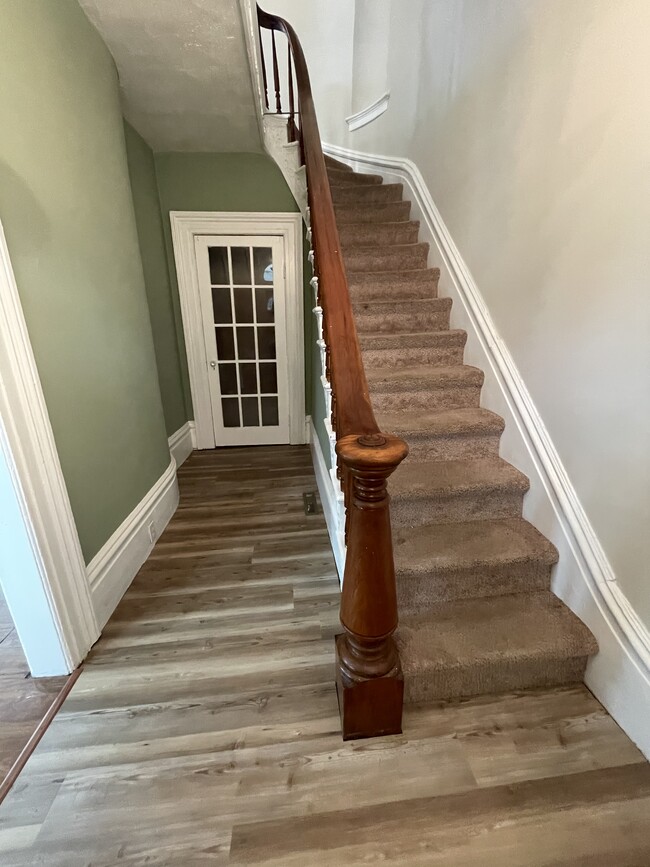 Foyer - 91 E Mohawk St