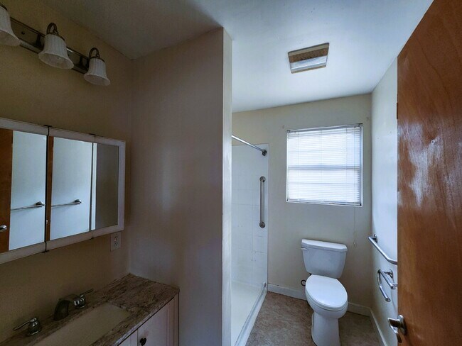 Building Photo - 2 Bedroom Home For Rent - Susquehanna Township!