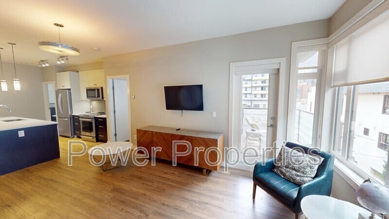 Primary Photo - 1720-310 10 St SW