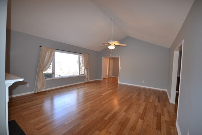 Building Photo - 100 Hyde Ave