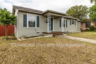 Building Photo - 402 W Wildwood Dr