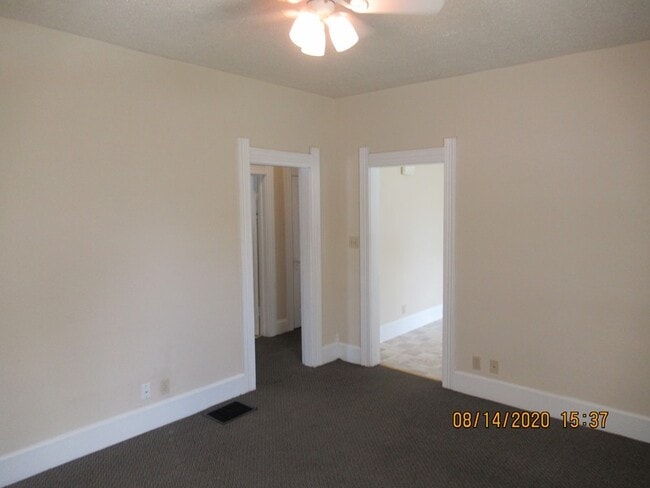 Foto del edificio - 320 E Cottage Grove Ave