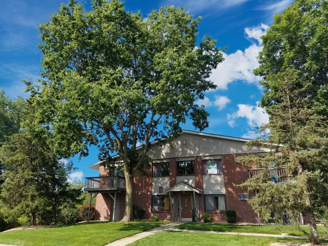 11210 & 11215 12th Avenue Apartments in Plymouth, MN